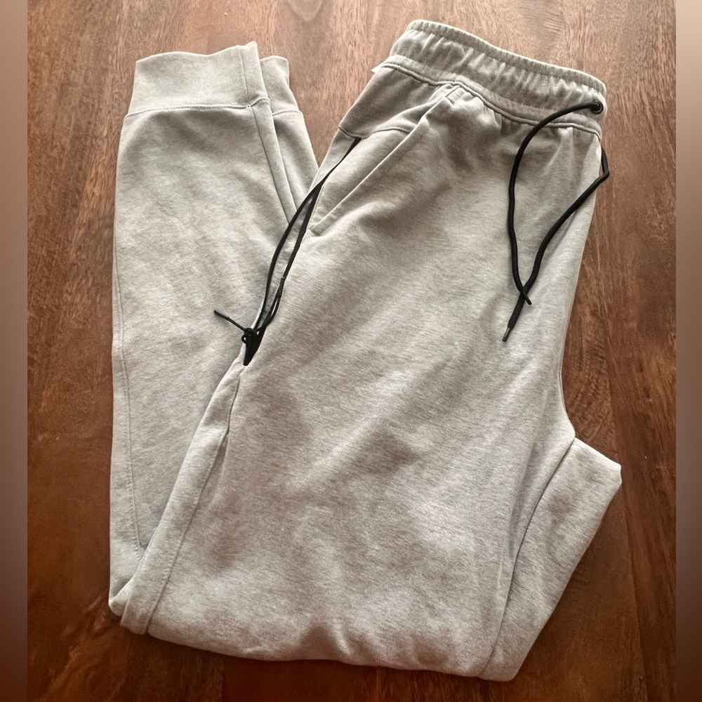Nike Men’s Sweatpants Size Medium Taper Leg Slim Fit Gray - Picture 2 of 6